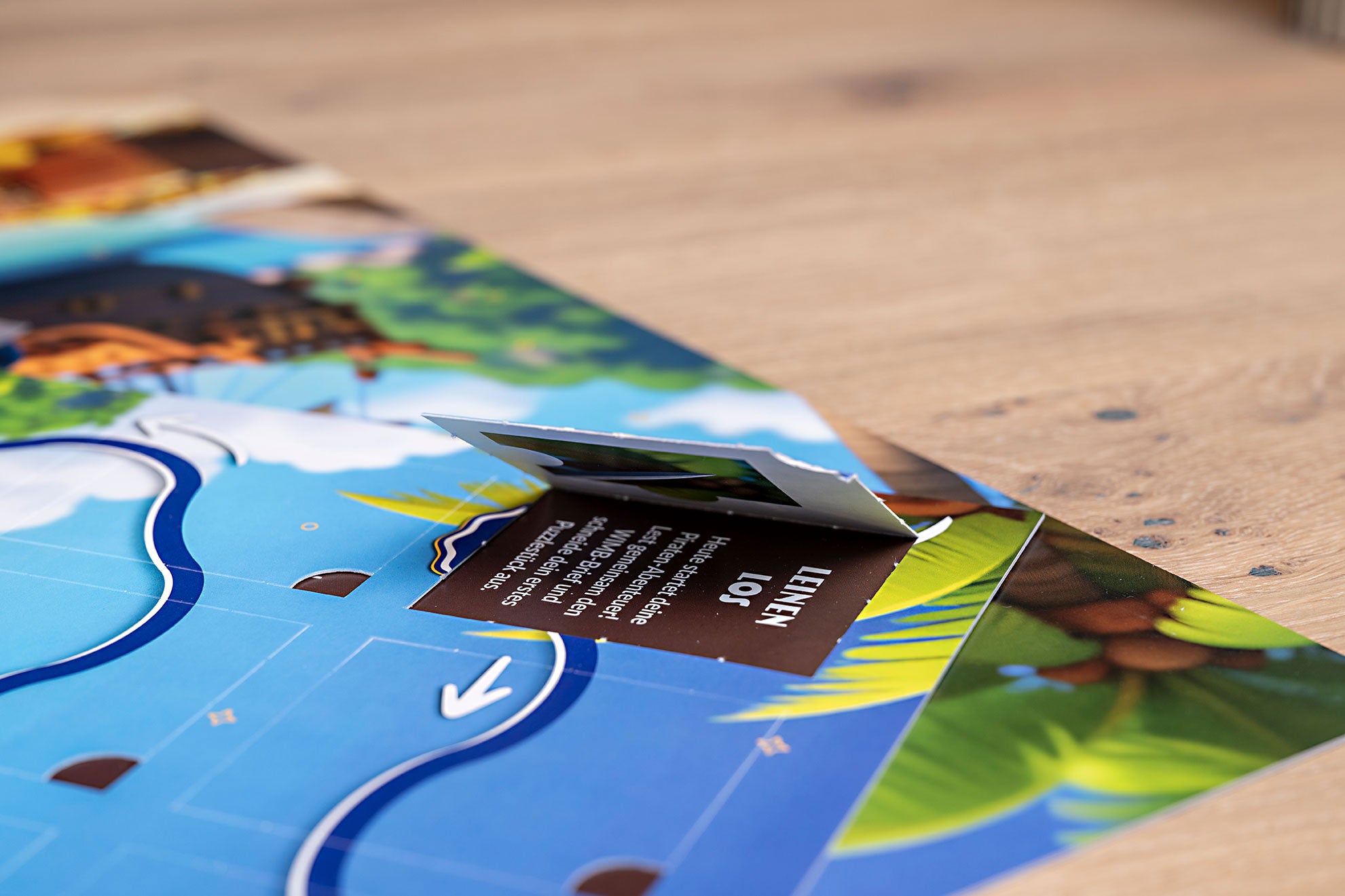 Detailansicht vom Piratenkalender mit Puzzlestück und Aufgabe